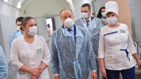 Радаев побывал в готовящейся принимать «коронавирусных» пациентов больнице