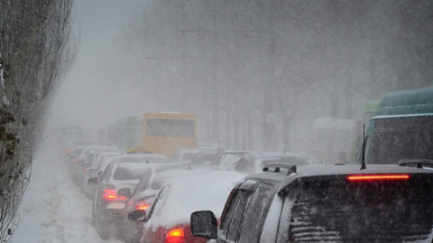 В Саратове потеплеет до нуля и выпадет много снега при гололедице на дорогах