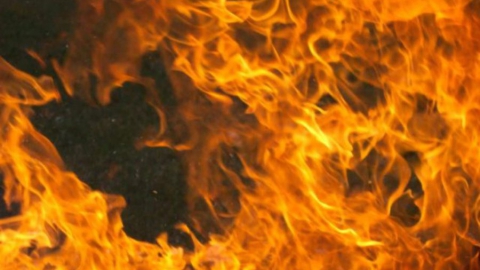 Житель Энгельса обгорел из-за пролитого из канистры бензина