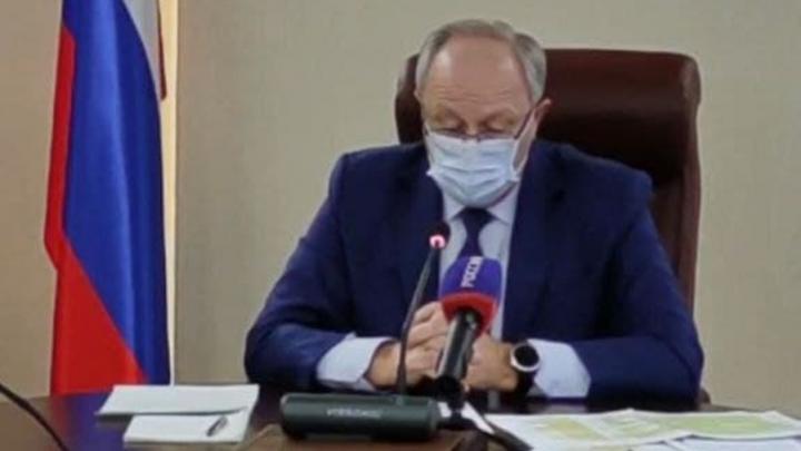 Радаев вновь пригрозил «разборками» за жалобы на отсутствие отопления