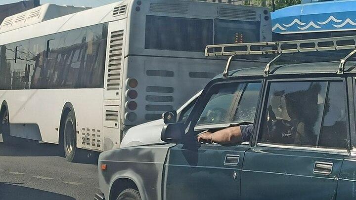 Автобус и троллейбус столкнулись на Шехурдина в Саратове