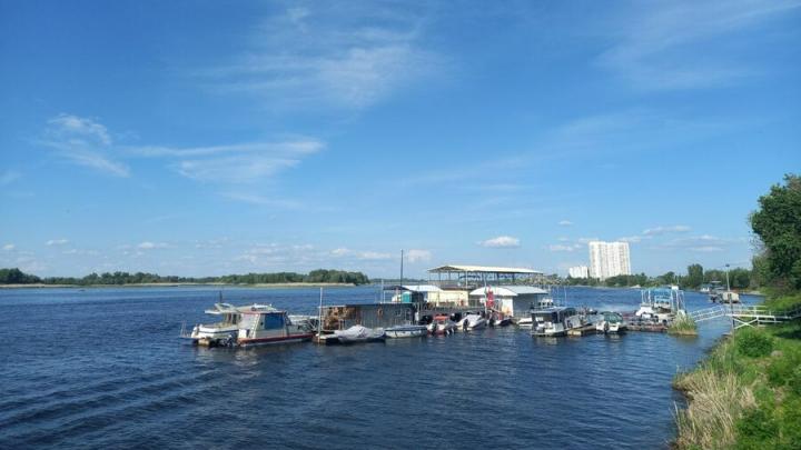 В Саратове жарко и ветрено