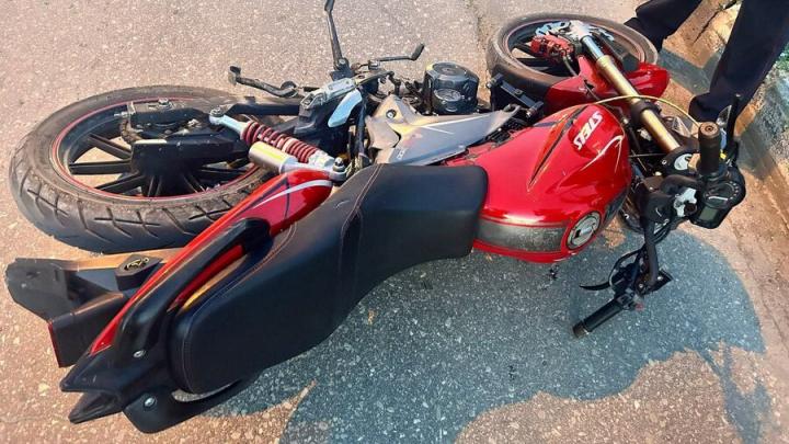 Двое подростков на мотоцикле столкнулись с иномаркой в Марксе