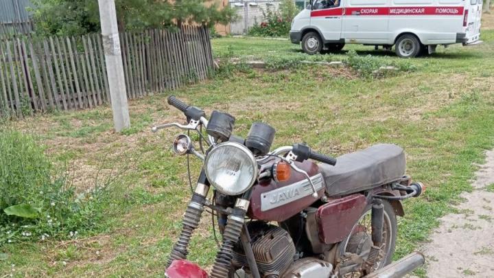 В Балаковском районе мальчик на мотоцикле сбил 10-летнюю велосипедистку