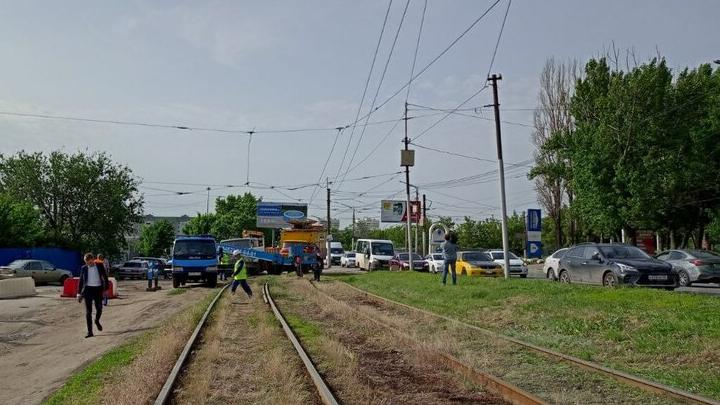 Из-за скоростного трамвая в Саратове ограничат движение еще на двух улицах
