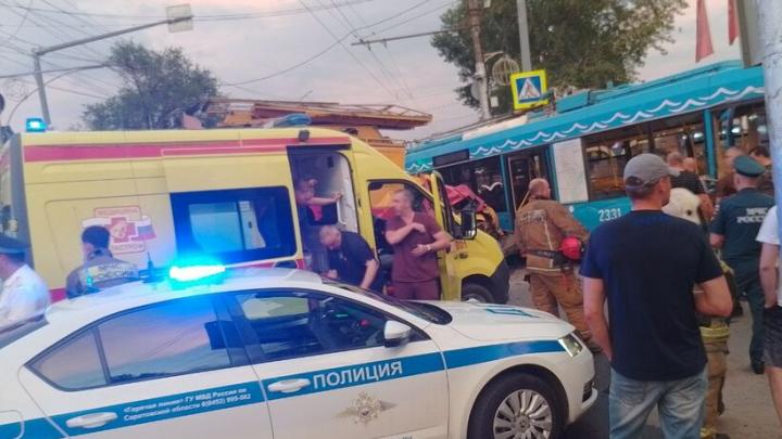 Стали известны подробности о пострадавших в ДТП с троллейбусом в Саратове