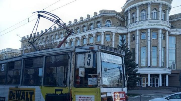 В Саратове прервалось движение трамваев 3-го маршрута