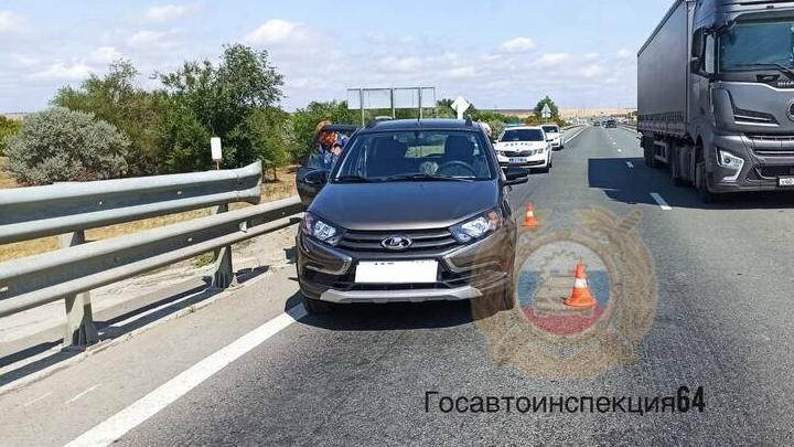 У Клещевки водитель почувствовал себя плохо, врезался в отбойник и погиб 