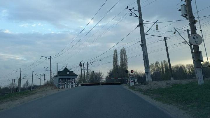 В Заводском районе Саратова на два дня закроют переезд