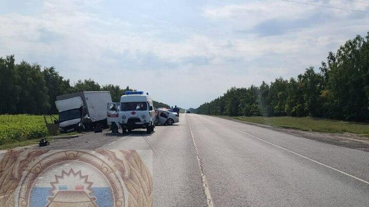 В тройной аварии в Татищевском районе пострадал водитель легковушки