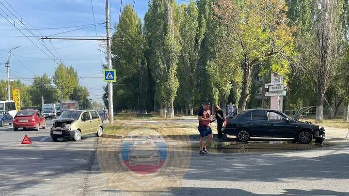 В саратовской Елшанке автоледи пострадала в ДТП