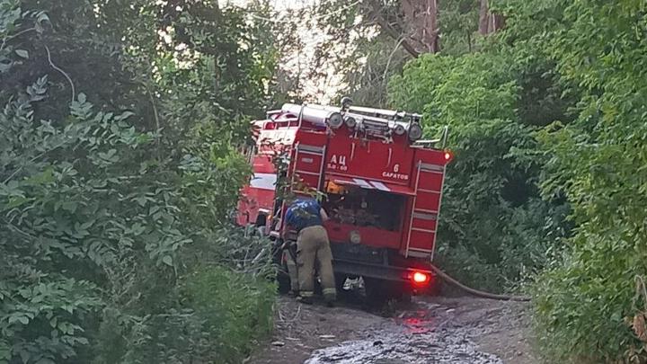 В Аткарске горят три частных дома