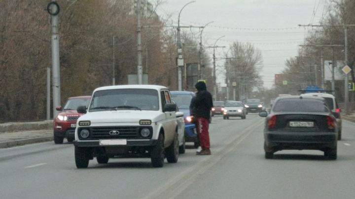 Тройная авария затрудняет движение в сторону 3-й Дачной в Саратове