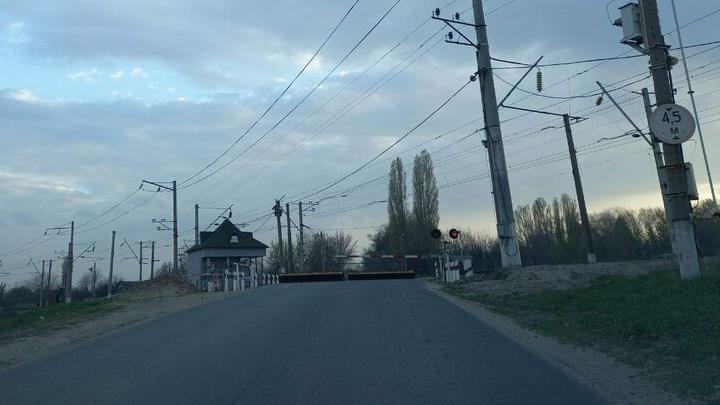 В Энгельсском районе ограничат движение через переезд