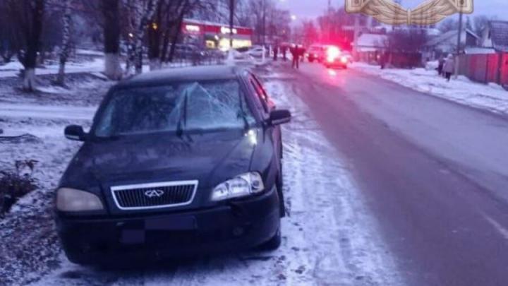 Женщина погибла под колесами иномарки в саратовском поселке