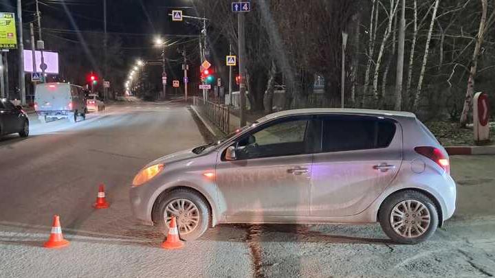 На пешеходном переходе в Саратове иномарка наехала на женщину