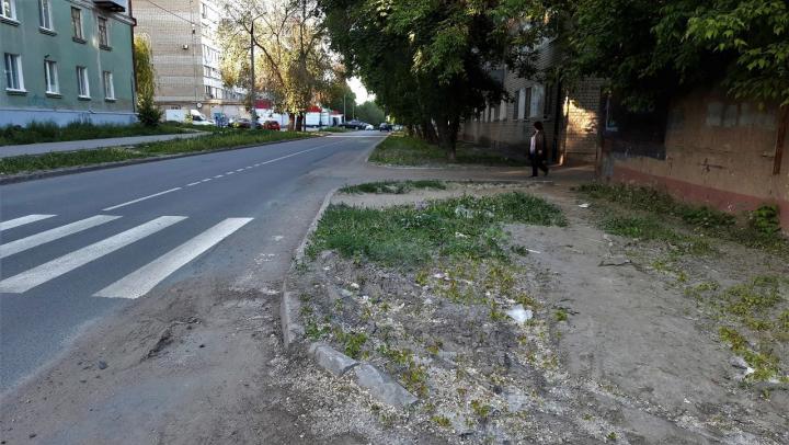В Саратове нарисовали «пешеходный переход в никуда»