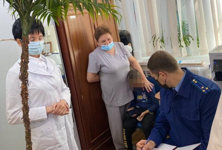 Избиение в больнице: саратовские полицейские нашли виновных