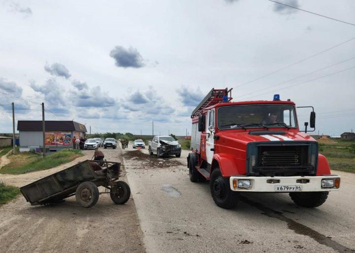 В Ивантеевском районе произошло ДТП между пикапом и повозкой – извозчик в больнице