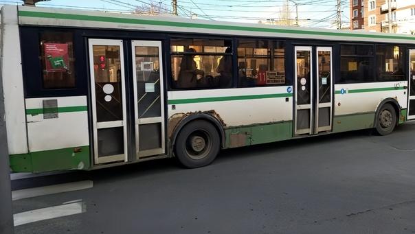 В Саратове после проверки часть автобусов популярного маршрута было снято с рейса
